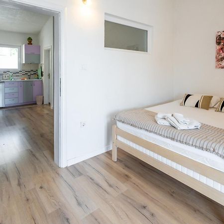 Apartments Miki Bar Luaran gambar