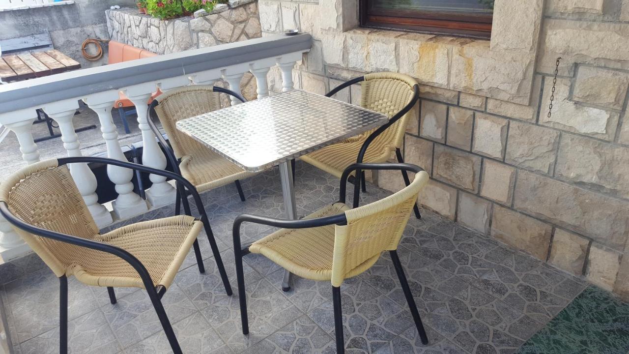 Apartments Miki Bar Luaran gambar