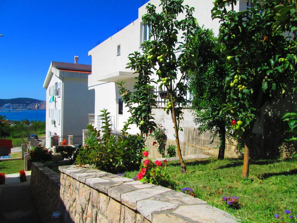 Apartments Miki Bar Luaran gambar