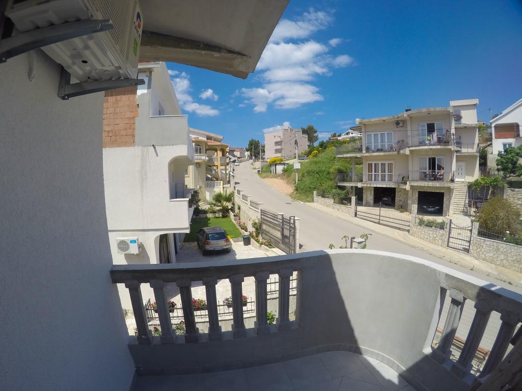Apartments Miki Bar Luaran gambar