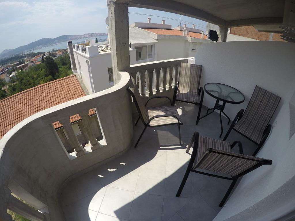 Apartments Miki Bar Luaran gambar