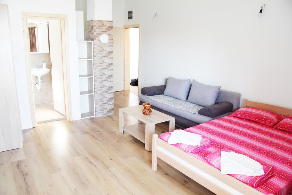 Apartments Miki Bar Luaran gambar