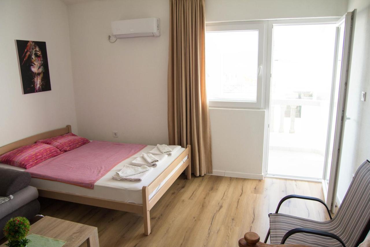 Apartments Miki Bar Luaran gambar
