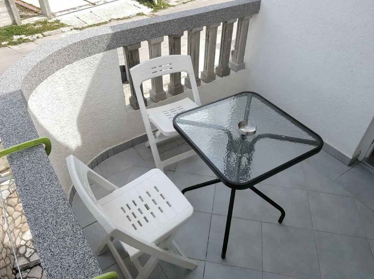 Apartments Miki Bar Luaran gambar